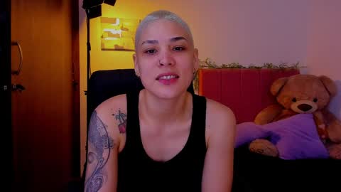 Laura Rose online show from April 5, 2:41 am
