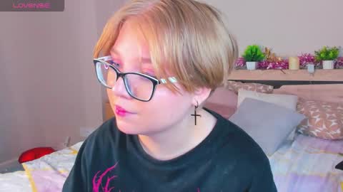 Laura online show from March 4, 7:38 am