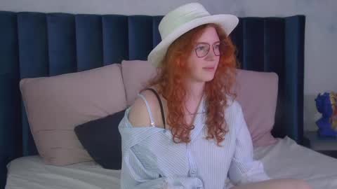 Laura online show from May 31, 4:39 pm