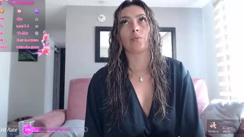 Snapshot of lauramcdowell_ chatting on March 2, 2:10 pm Laura online show from March 2, 2:10 pm