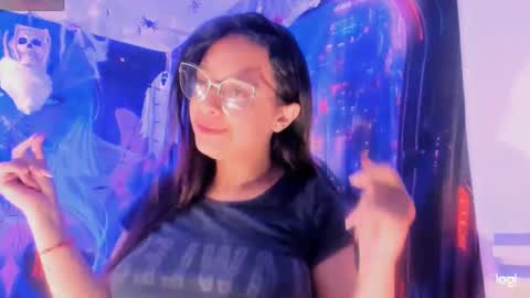 lauraohana online show from October 12, 9:13 am