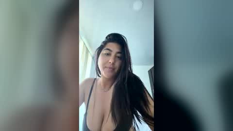 laurasierra online show from June 23, 4:02 pm