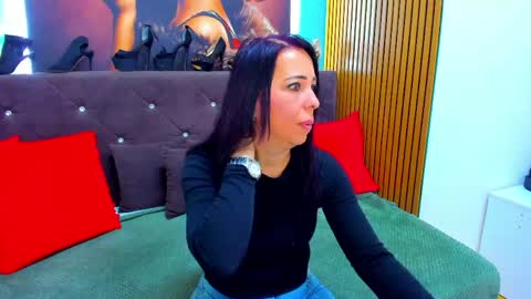 Laura online show from May 13, 3:27 am