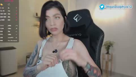 Laura online show from June 21, 2:18 am