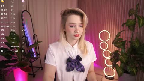  Laura  online show from December 15, 6:31 am