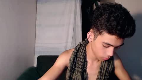 laurence_cuttieguyhere online show from July 18, 2:46 am
