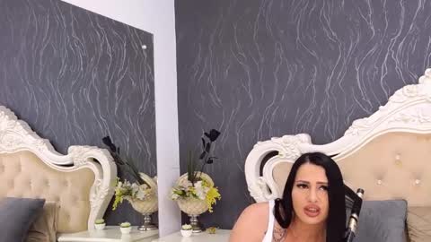 Laura online show from June 2, 1:02 pm