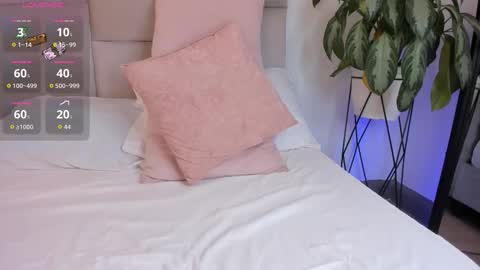 laurenn_smitth online show from October 10, 3:18 pm