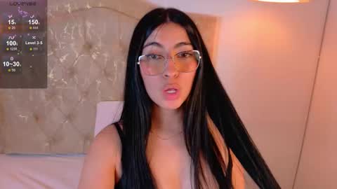 laurenn_smitth online show from October 23, 5:25 pm