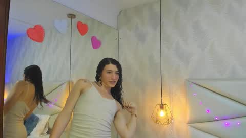 Laurent online show from January 10, 11:15 am