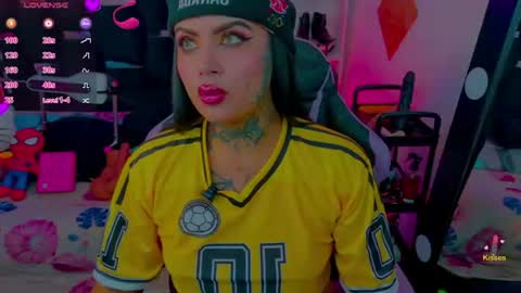 lauri online show from June 16, 3:10 am