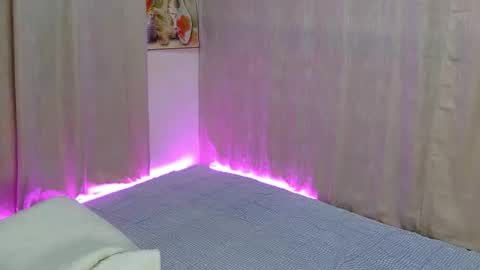 Dallas Hooter Edmonson online show from February 9, 4:43 pm