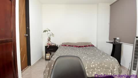 laura   online show from December 29, 3:54 am