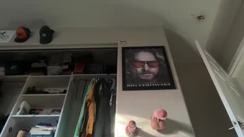 lausfavorite online show from October 24, 3:02 pm