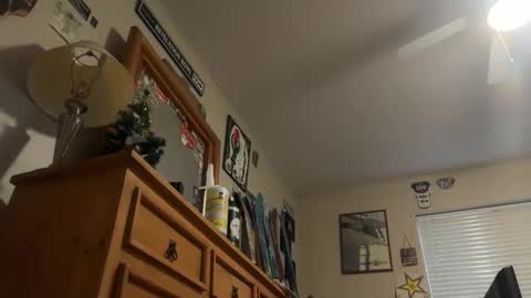 lausfavorite online show from November 10, 12:24 am