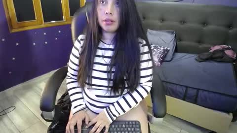 Laya seduce online show from January 14, 12:57 pm