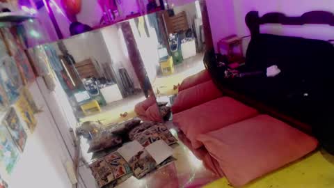 Snapshot of laye19 chatting on January 31, 7:08 pm Laye19 online show from January 31, 7:08 pm