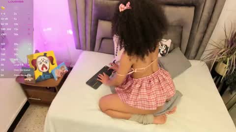 layla_clarke online show from September 10, 4:24 am