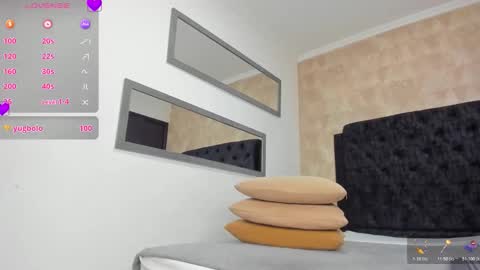 Layla Mackenzie  online show from March 11, 4:15 am