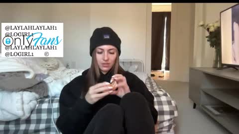 laylahlaylah1 online show from December 21, 6:47 pm