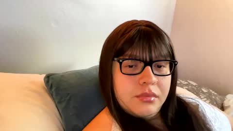 laylajuicybutt online show from December 31, 8:23 pm