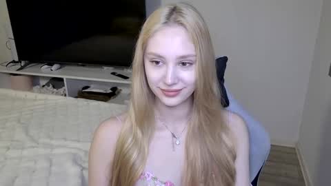 LaylaPretty001 online show from April 20, 4:26 am