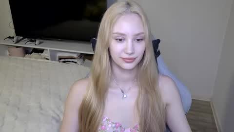 LaylaPretty001 online show from April 6, 4:46 am