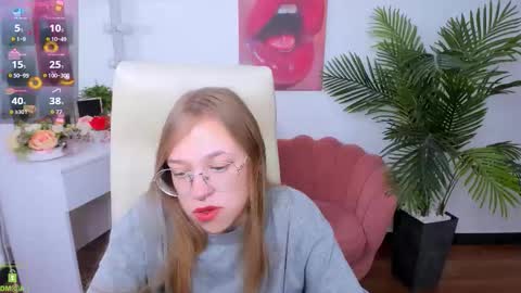 layriantavee online show from September 15, 6:04 am