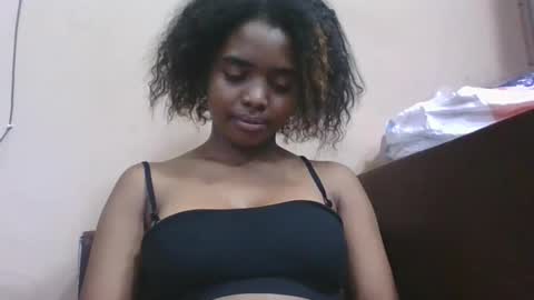 lea96546 online show from April 2, 4:36 pm