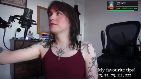 leah_lust_ online show from September 12, 3:36 pm