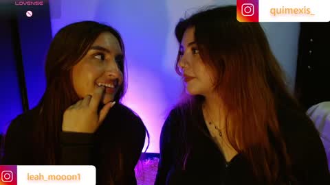 leah_moon11 online show from May 25, 11:44 pm