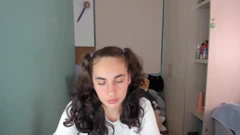 Laura online show from January 21, 2:54 am