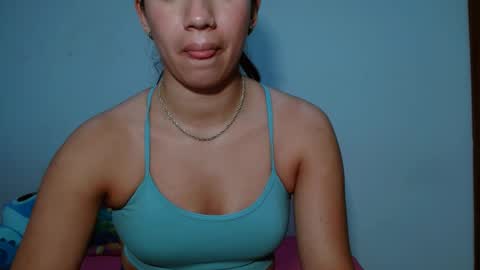 Snapshot of leanaalhub chatting on March 7, 7:30 am leanaalhub online show from March 7, 7:30 am