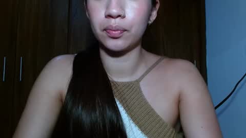 Snapshot of leanaalhub chatting on March 2, 6:48 am leanaalhub online show from March 2, 6:48 am