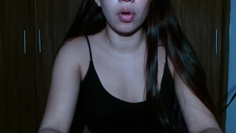 Snapshot of leanaalhub chatting on January 12, 3:49 am leanaalhub online show from January 12, 3:49 am