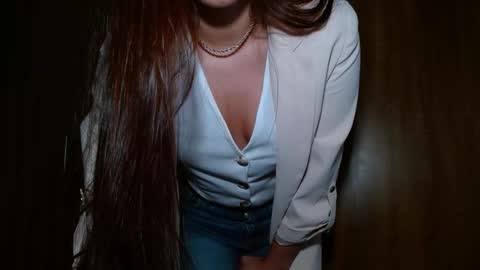 Snapshot of leanaalhub chatting on March 9, 6:17 am leanaalhub online show from March 9, 6:17 am