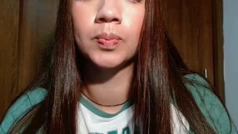 leanaalhub online show from April 23, 11:39 pm