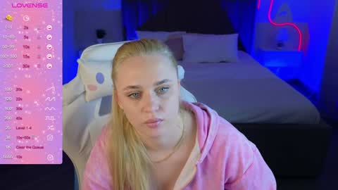 Leana Love online show from December 23, 5:17 am