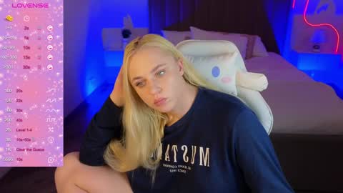 Leana Love online show from December 28, 5:44 am