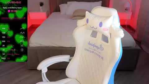 Leana Love online show from March 3, 5:20 am