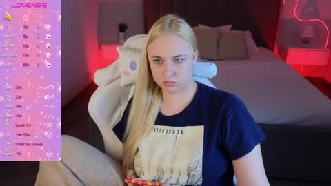 Leana Love online show from December 10, 4:45 am