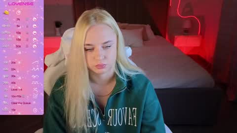 Leana Love online show from December 12, 2:26 am