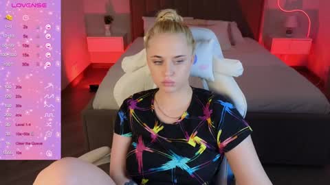 Leana Love online show from December 25, 5:05 am