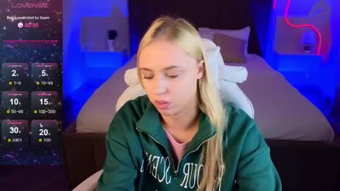 Leana Love online show from January 26, 6:07 am