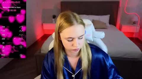 Leana Love online show from March 6, 8:09 am