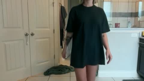 leanneluxecouple online show from December 14, 2:12 pm