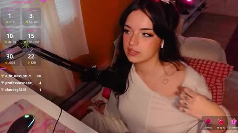 Snapshot of learaypie chatting on October 10, 9:08 pm Lea Ray Pie online show from October 10, 9:08 pm