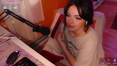 Snapshot of learaypie chatting on October 9, 8:58 pm Lea Ray Pie online show from October 9, 8:58 pm