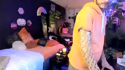 leatherdude69 online show from October 11, 5:12 am