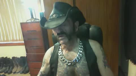 leathergreaser online show from February 24, 9:07 pm